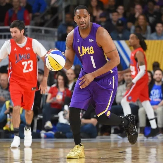 率队夺得C 率队夺得C